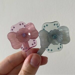 Flower Hairclips in Pink and Blue